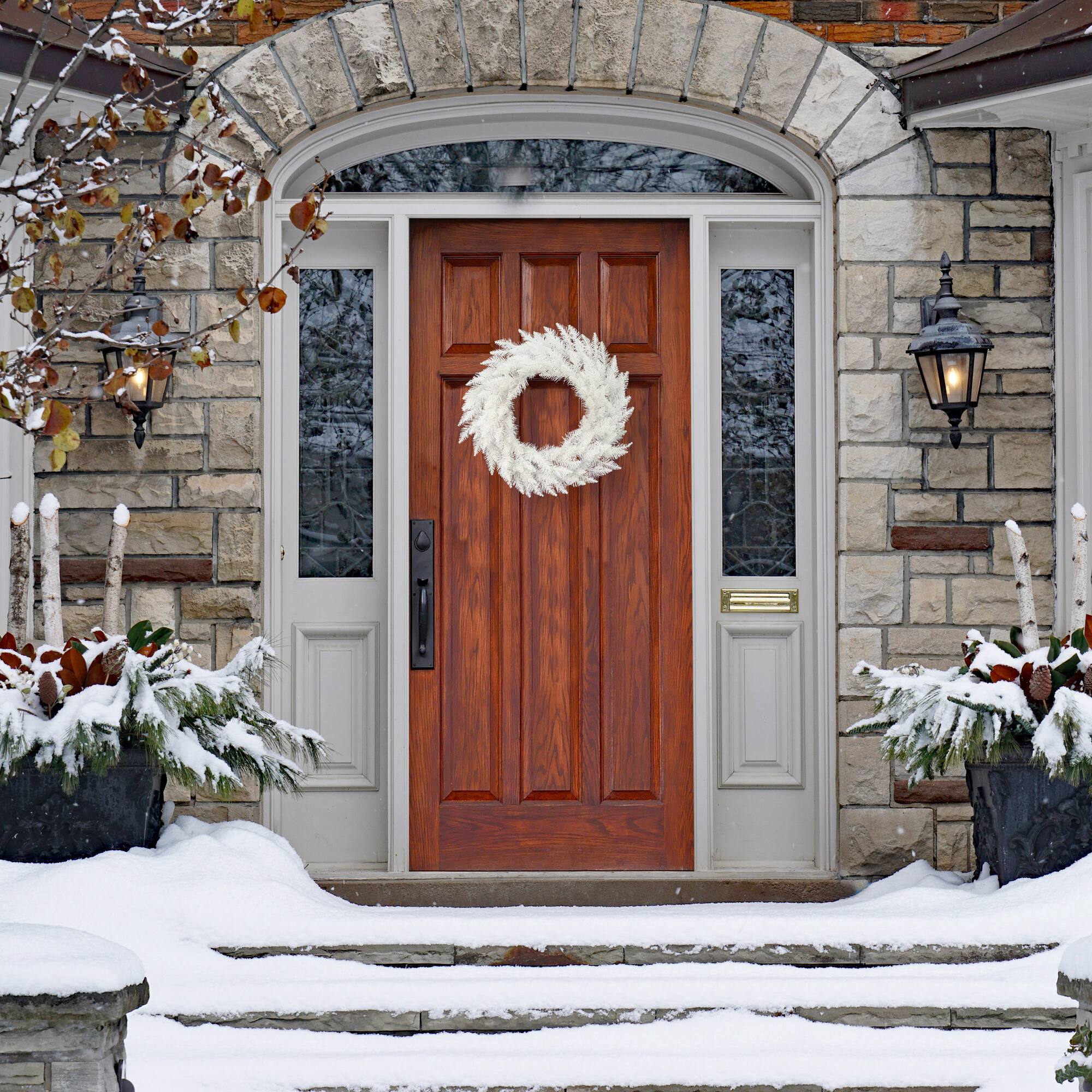 24" Sparkle White Spruce Wreath